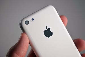 ¿Te gustan los colores? Ya está en venta el iPhone 5c blanco de Amena